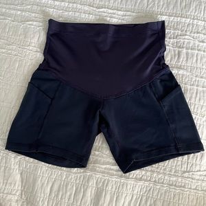 Maternity athletic shorts 🩳